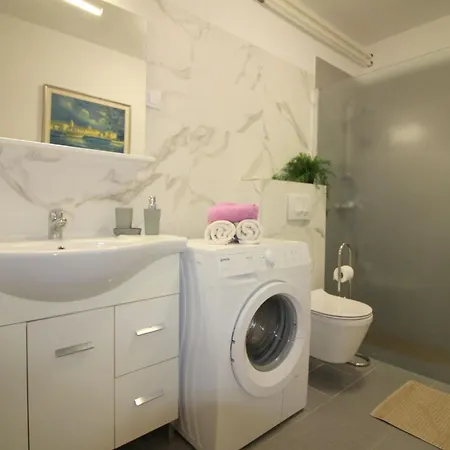Apartment Jakomina 2 Mit Garten In Strandnaehe
