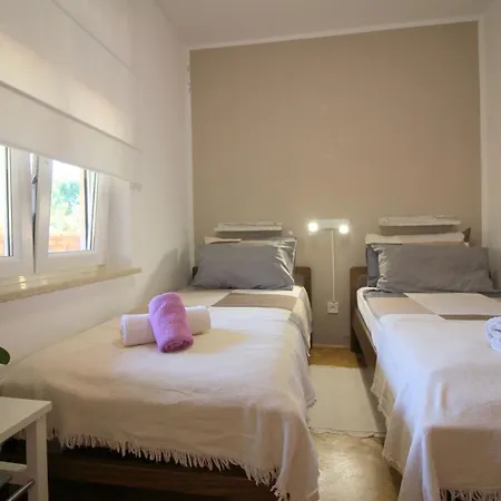 Apartment Jakomina 2 Mit Garten In Strandnaehe