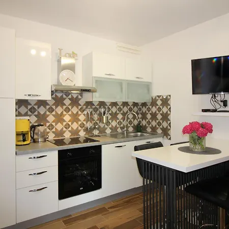 Jakomina 2 Mit Garten In Strandnaehe Apartmán *